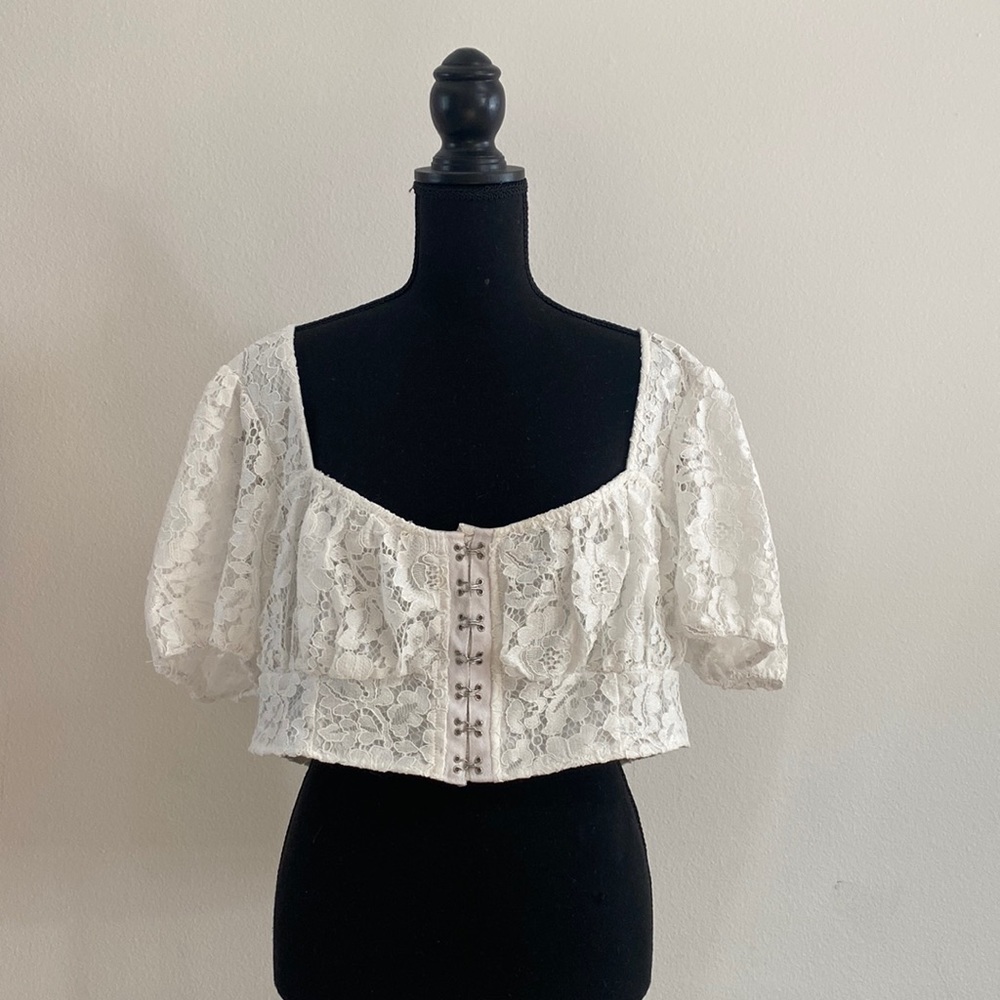 Pretty Little Thing PLT lace, ivory, CROP TOP